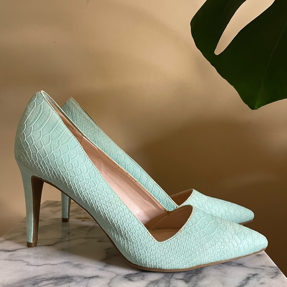 Mint Pumps